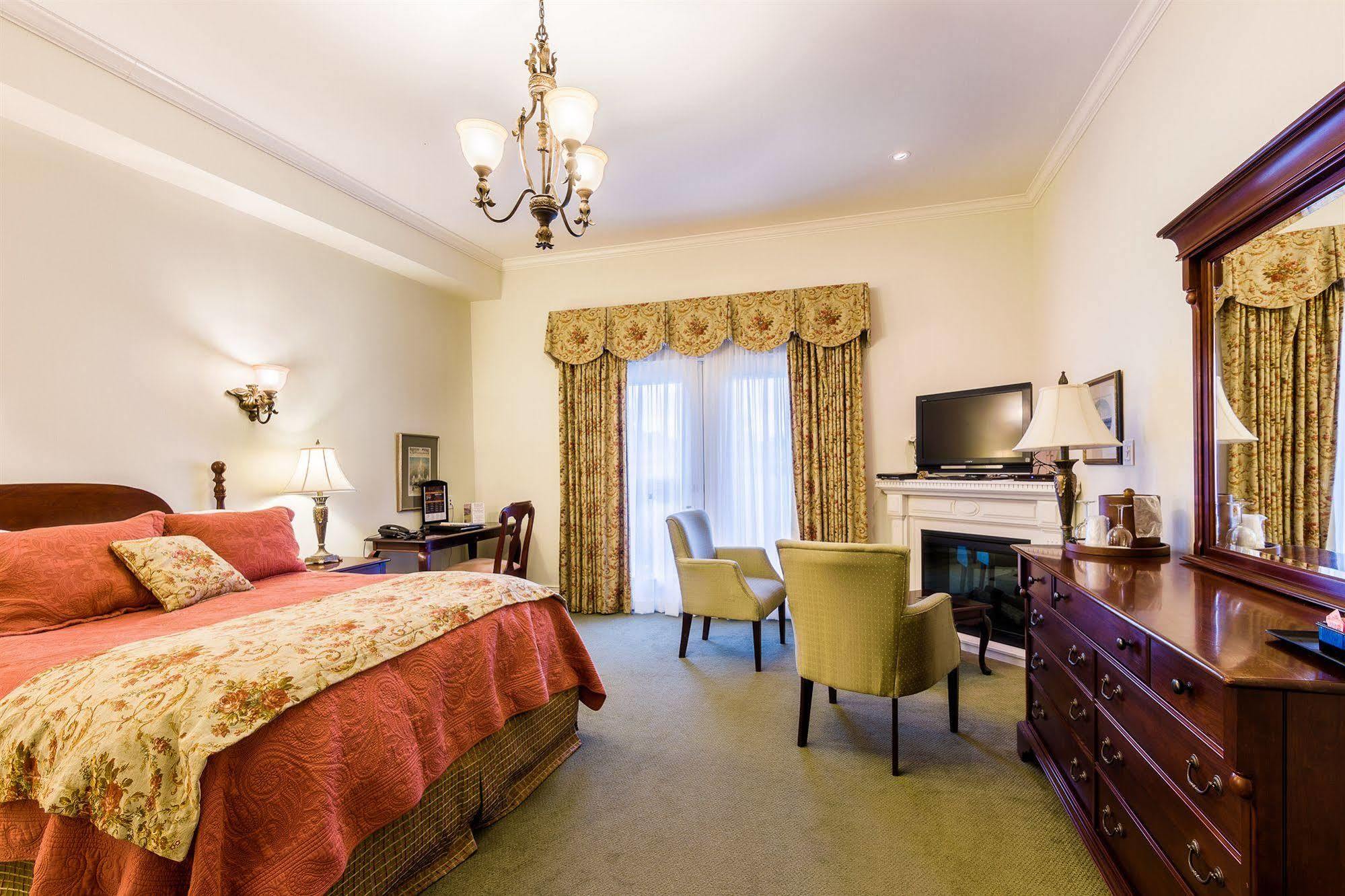 The Waring House 3* Picton