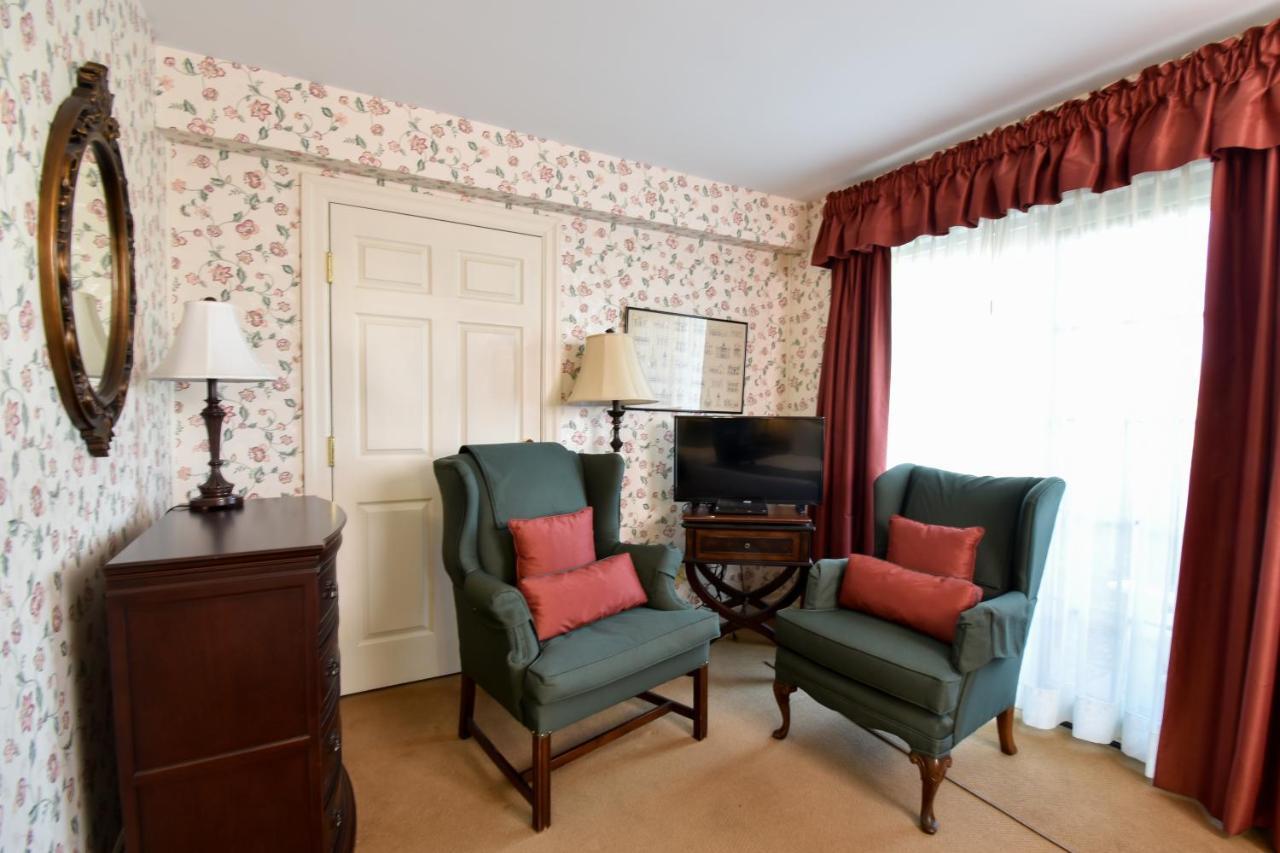 The Waring House 3*